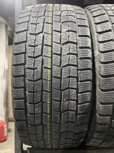 Goodyear UltraGrip Ice Navi Zea R18 225/40