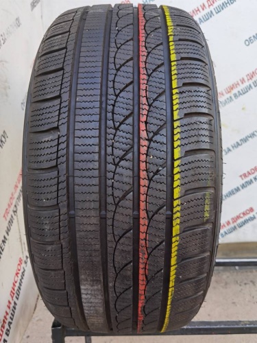 Tracmax  Ice-Plus S210 R18 225/40