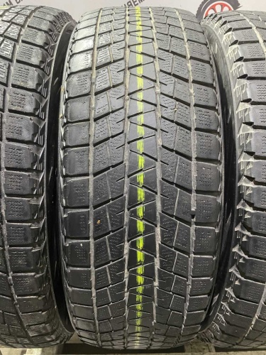 Bridgestone Blizzak DM-V1 R18 235/65