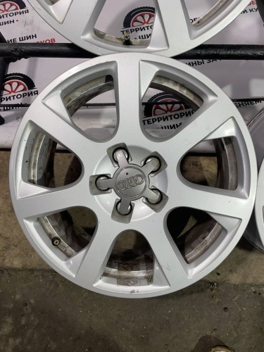 Литые Audi R17 5x112 ЦО67.1 ET37 7J