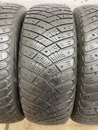 Goodyear UltraGrip IceArctic R15 185/65 88Т