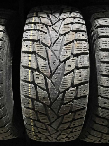 Dunlop Grandtrek Ice 02 R18 235/65